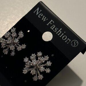 Fashion diamond earring